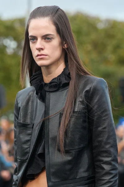 Look 50